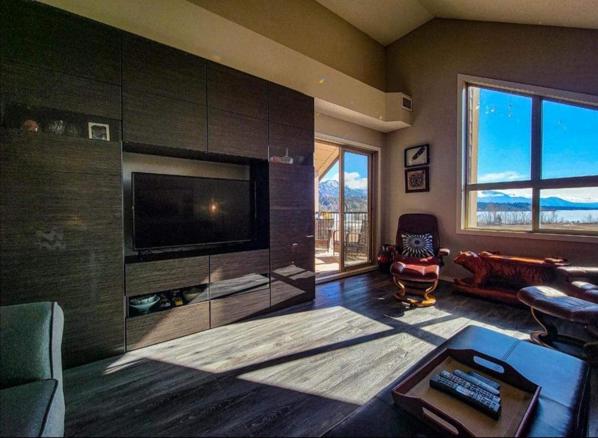 Mountain Getaway Condo - 5 Min Walk To The Beach! Invermere Εξωτερικό φωτογραφία