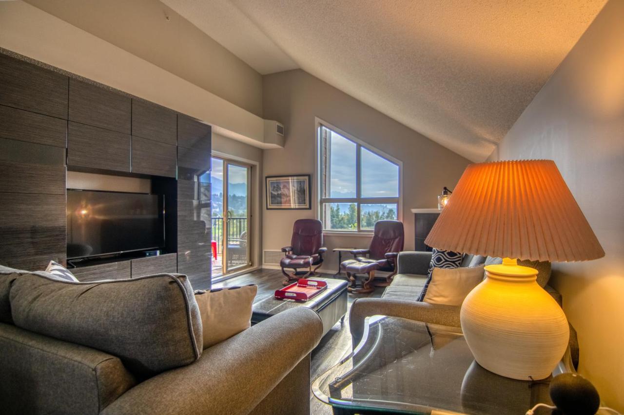 Mountain Getaway Condo - 5 Min Walk To The Beach! Invermere Εξωτερικό φωτογραφία