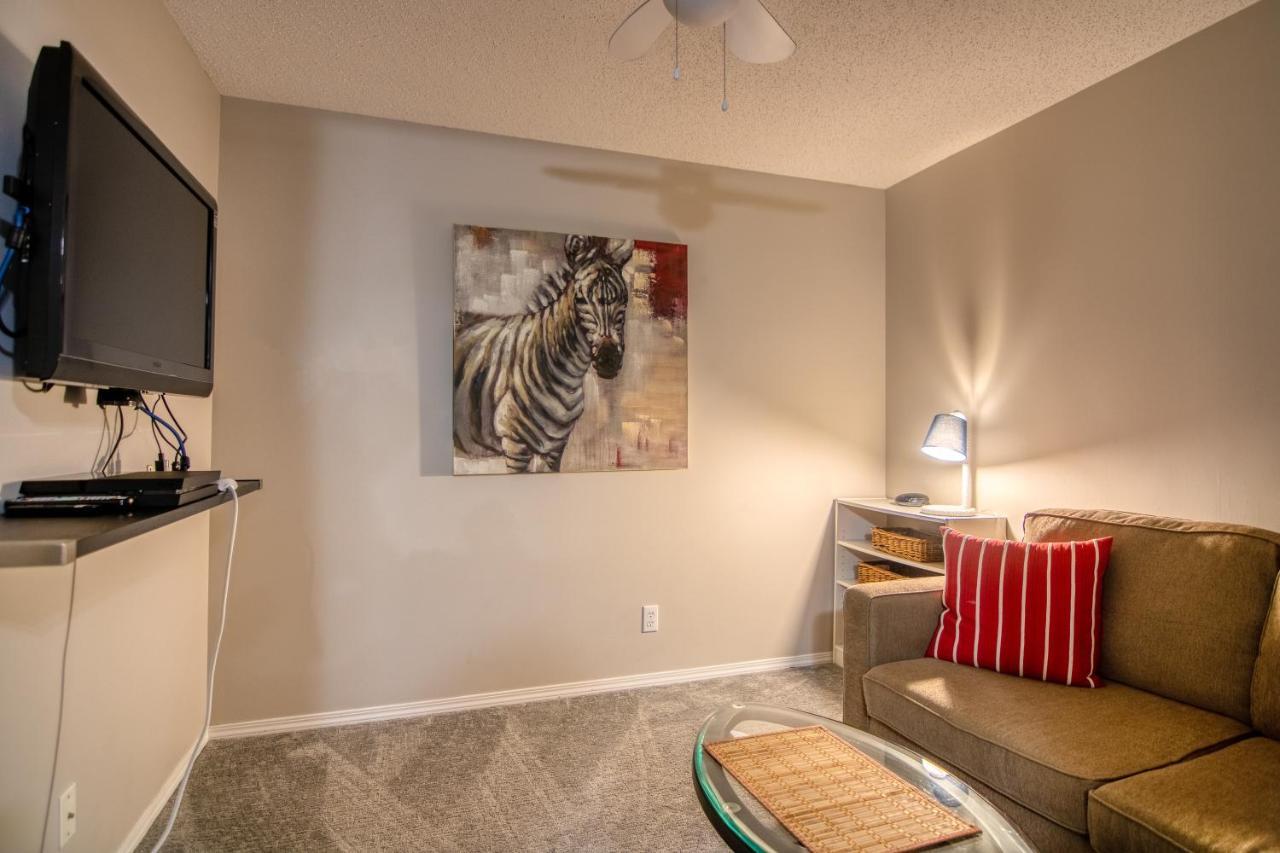 Mountain Getaway Condo - 5 Min Walk To The Beach! Invermere Εξωτερικό φωτογραφία