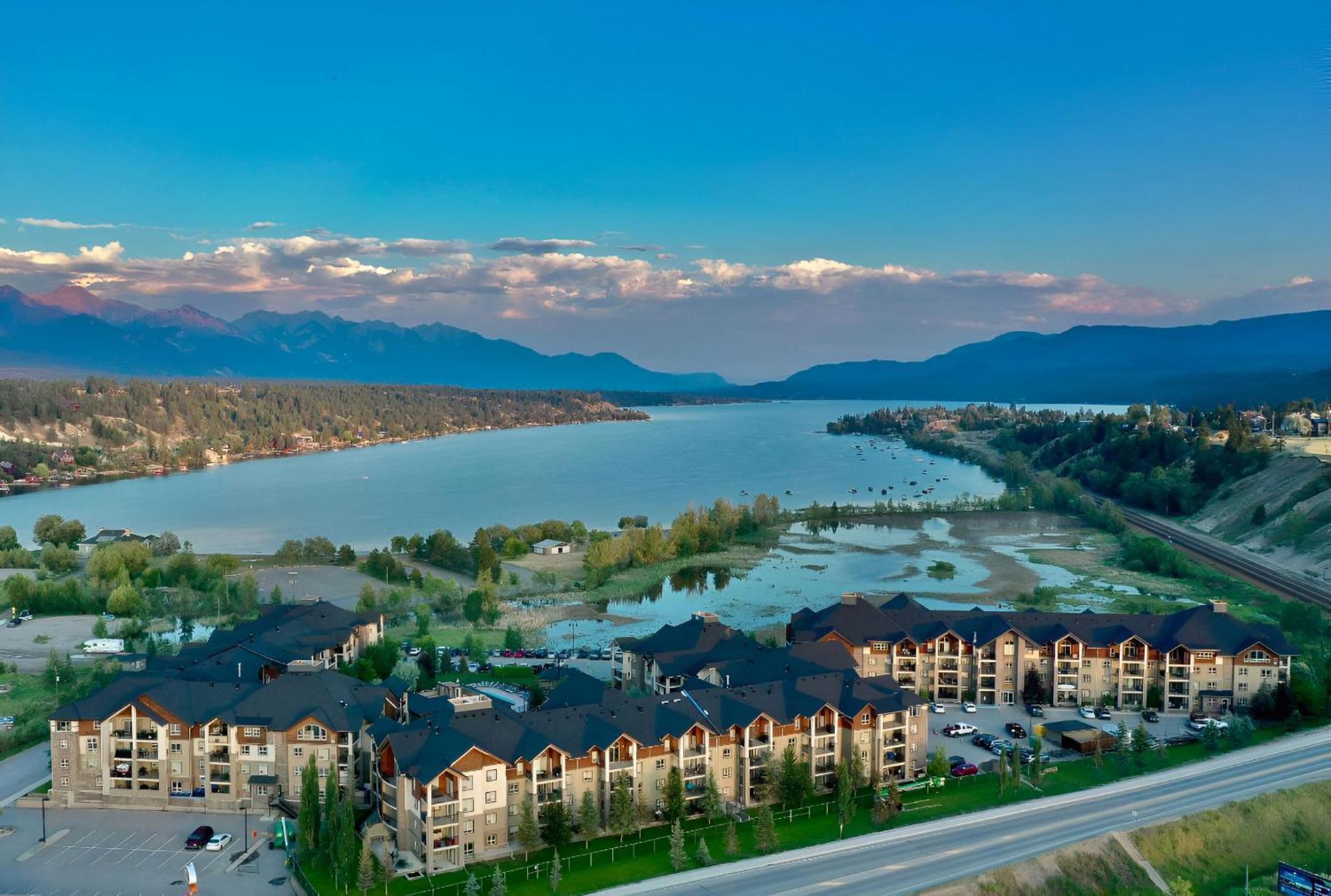 Mountain Getaway Condo - 5 Min Walk To The Beach! Invermere Εξωτερικό φωτογραφία